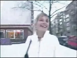 Girl արմատական crap  ...
